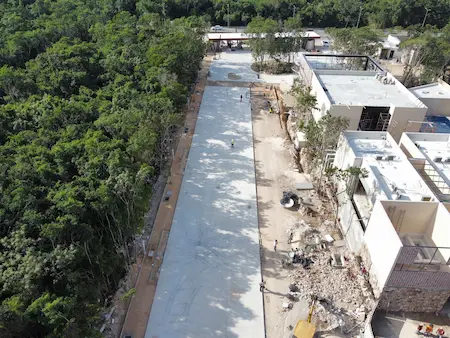 Avance de obra en un desarrollo residencial en Playa del Carmen
