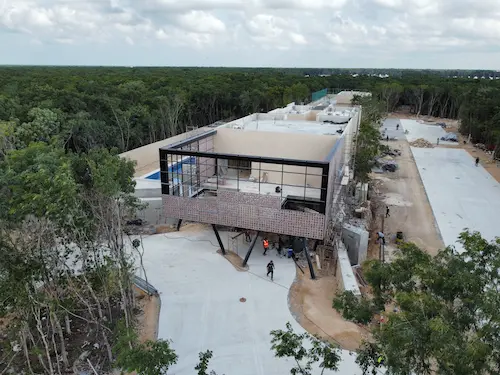 Avance de obra en Playa del Carmen (tierra y cimentación), ejemplo para evaluar un desarrollo inmobiliario: plazos, ejecución y riesgos antes de comprar