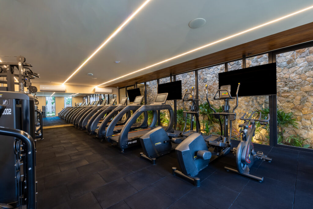 22) Gym 1
