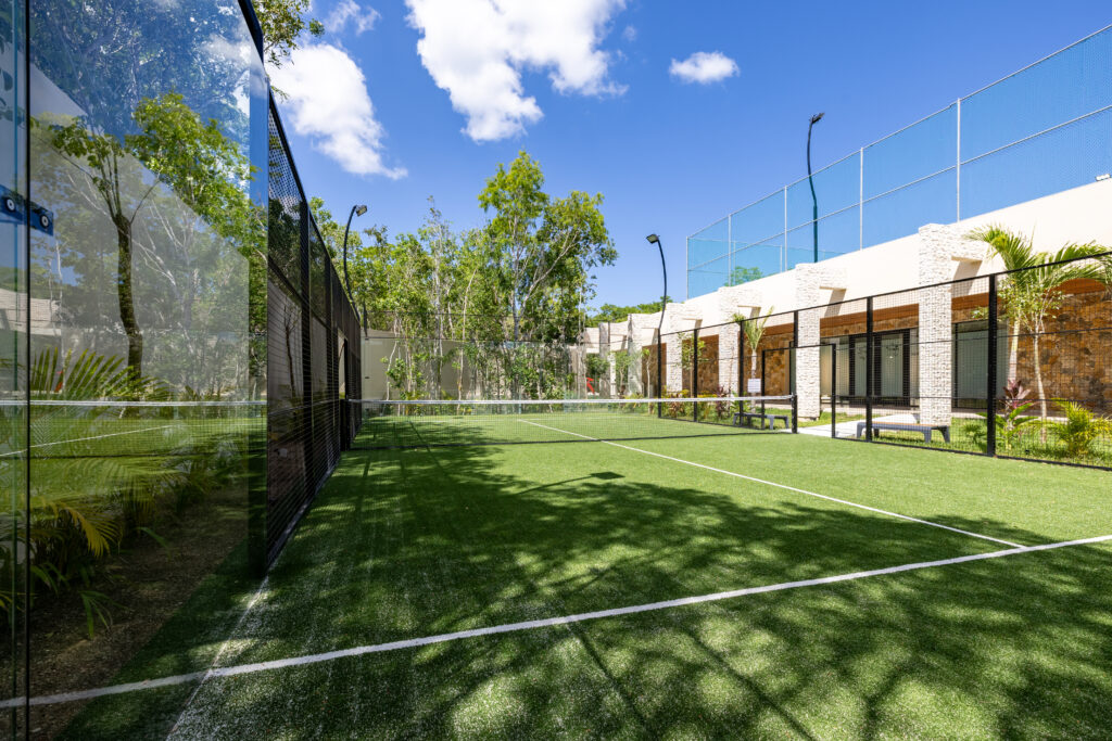 35) Cancha Padel